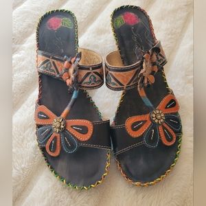 Infinity adorable leather shoes for women. Size EU 39